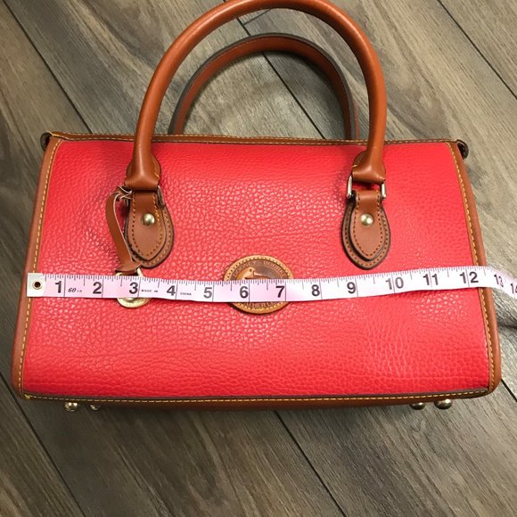 Dooney & Bourke Vintage AWL Red Pebbled Leather Satchel Handbag Zipper Closure - Picture 10 of 16